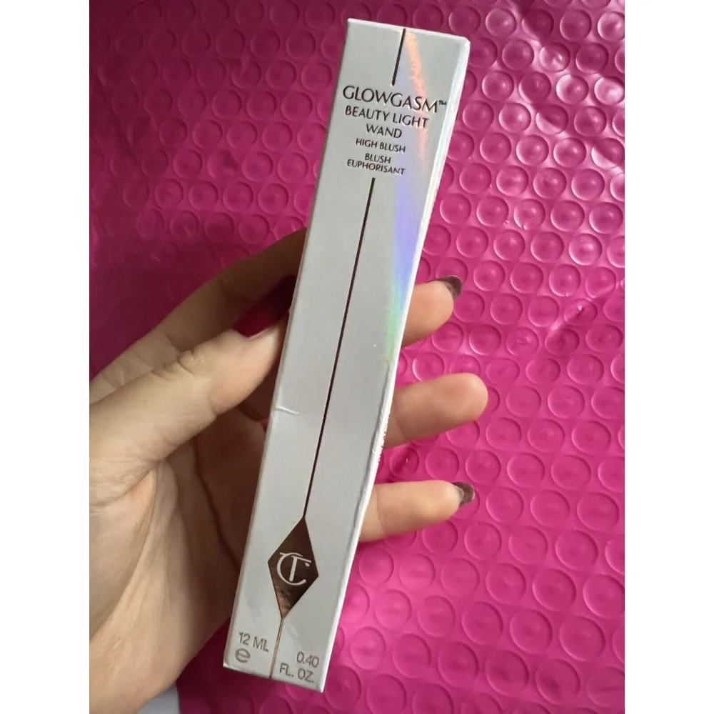 Charlotte Tilbury Glowgasm Beauty Light Wand In PINKGASM. Highlight Blush 12ml